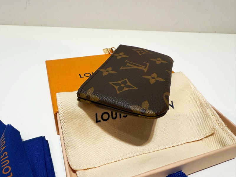 全新LOUIS VUITTON 老花字紋拉鍊零錢包鑰匙包卡片包 M62650-4