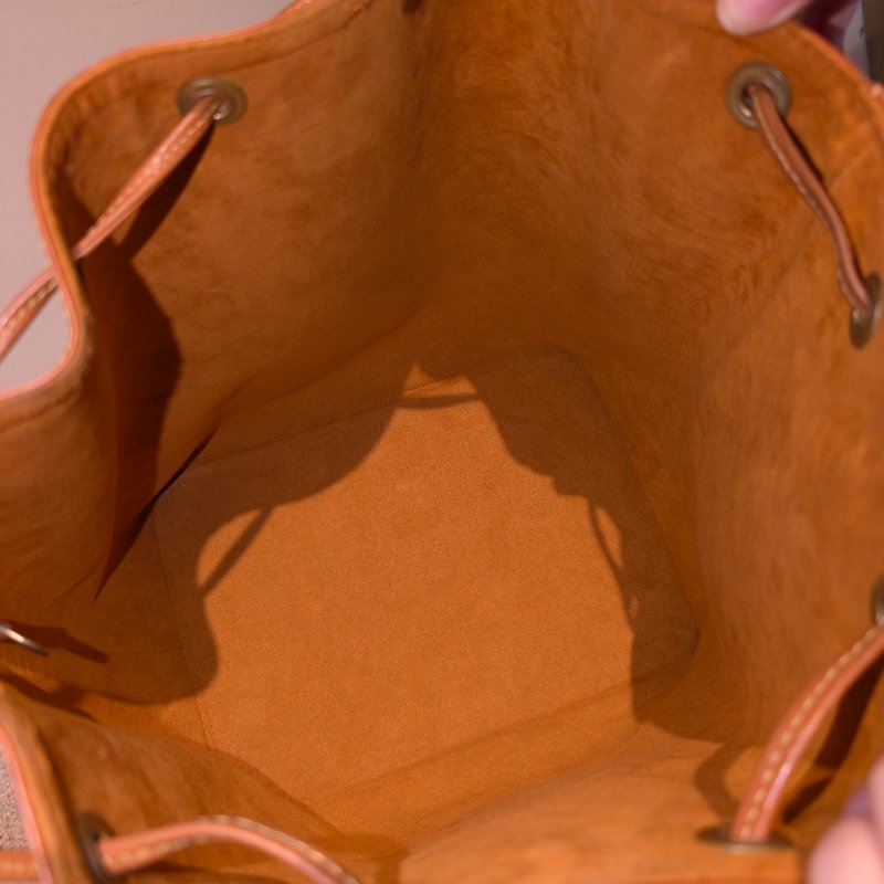 LOUIS VUITTON LV 焦糖色EPI水波紋水桶包-8