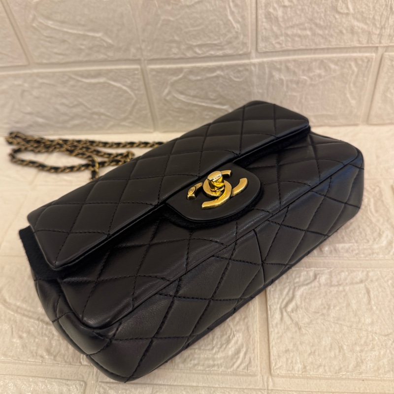 Chanel黑羊皮復古口蓋包20cm-2