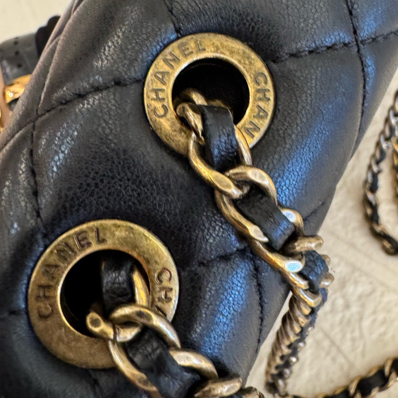 Chanel黑羊皮復古口蓋包20cm-12