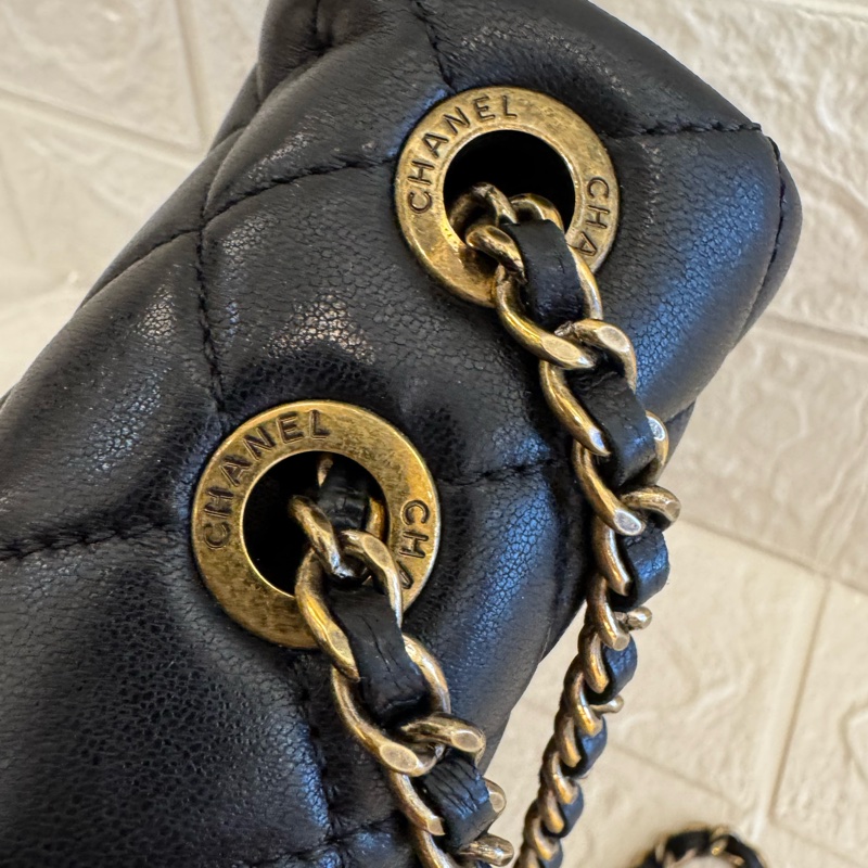 Chanel黑羊皮復古口蓋包20cm-13