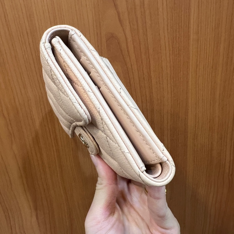 Chanel 淺米色荔枝皮金釦三折短夾AP0231-2