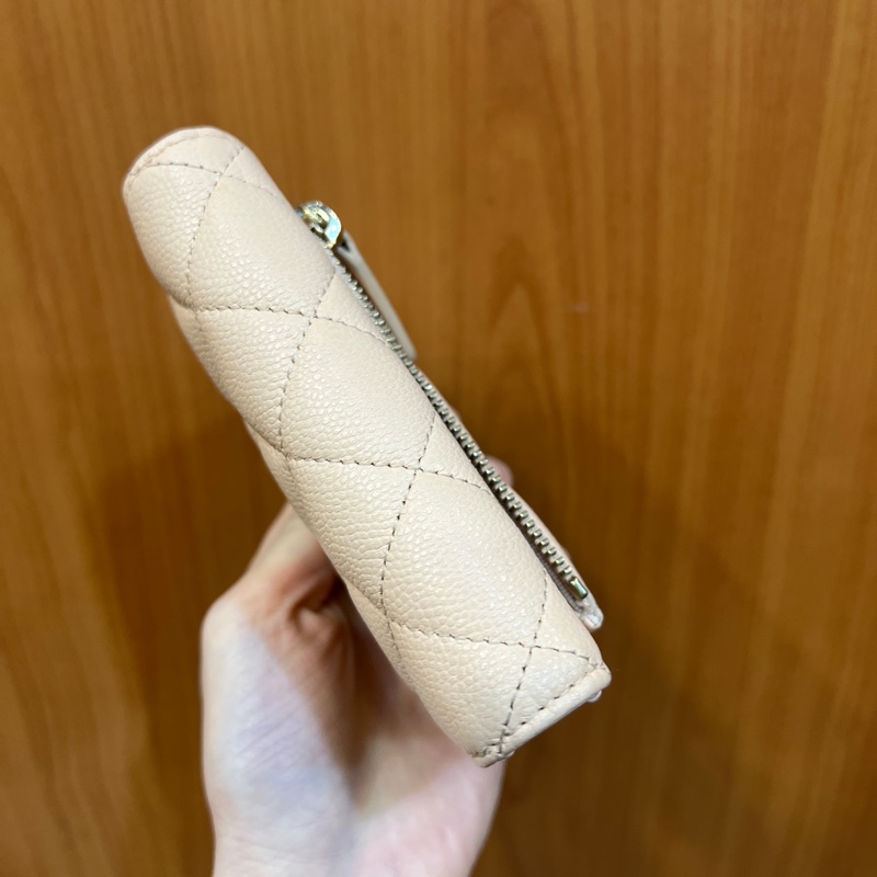 Chanel 淺米色荔枝皮金釦三折短夾AP0231-4