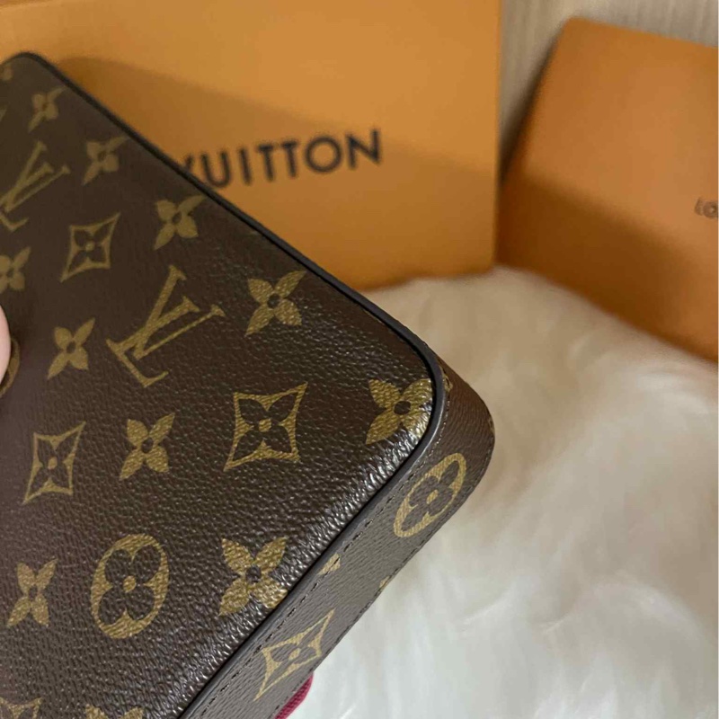 Lv 三合一 鏈包-9