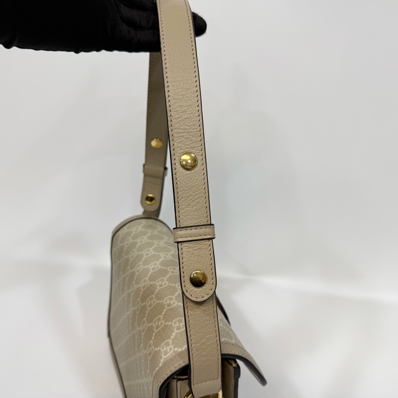 GUCCI燕麥色牛皮老花馬銜扣1955肩側背包602204-16