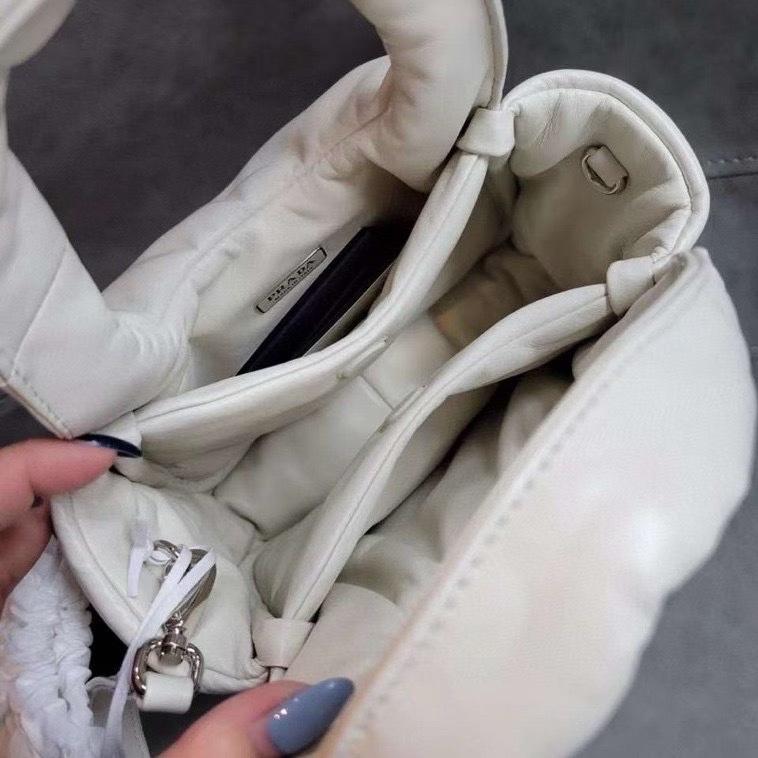 促銷大減價 Prada Soft Mini 軟羊皮 手提包 白色-2