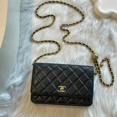 CHANEL 經典羊皮WOC - 金球黑金
