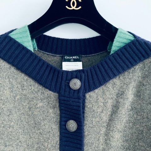 Chanel 三拼色 (灰色/海軍藍/Malachite 綠) 經典領口袋 cashmere開襟衫-3