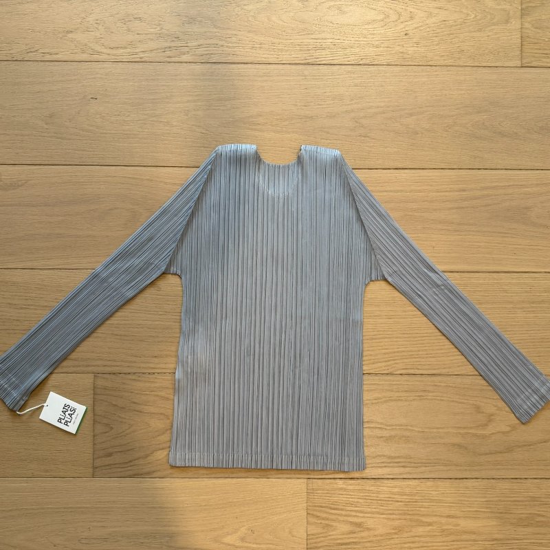 Pleats Please PP 淺灰色長袖上衣 JK131 *全新附吊牌* 4號-1