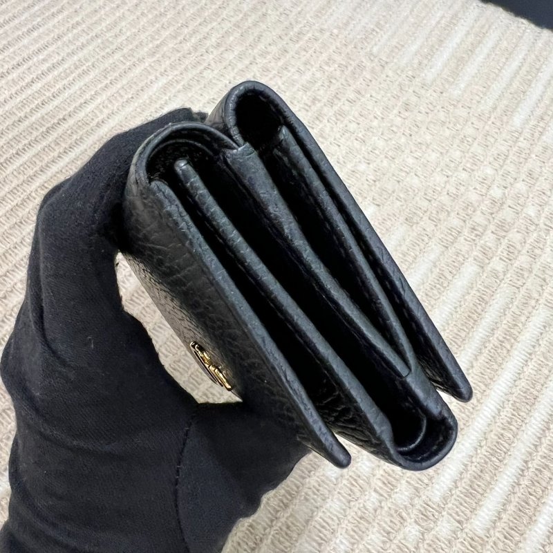 GUCCI 474746 黑牛皮翻蓋三折短夾-3
