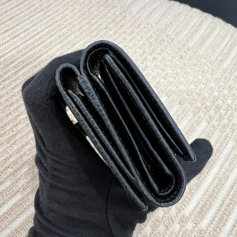 GUCCI 474746 黑牛皮翻蓋三折短夾-4