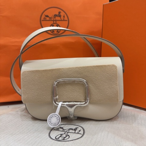 【全新】Hermès Della Elan 奶昔白 銀釦