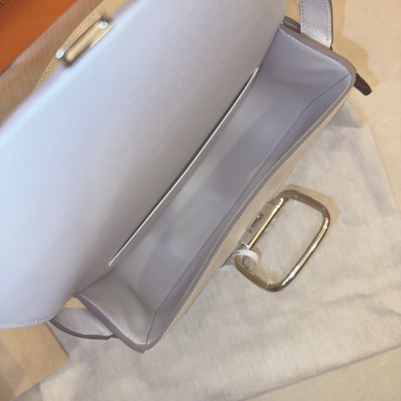 【全新】Hermès Della Elan 奶昔白 銀釦 K 全新全配-21