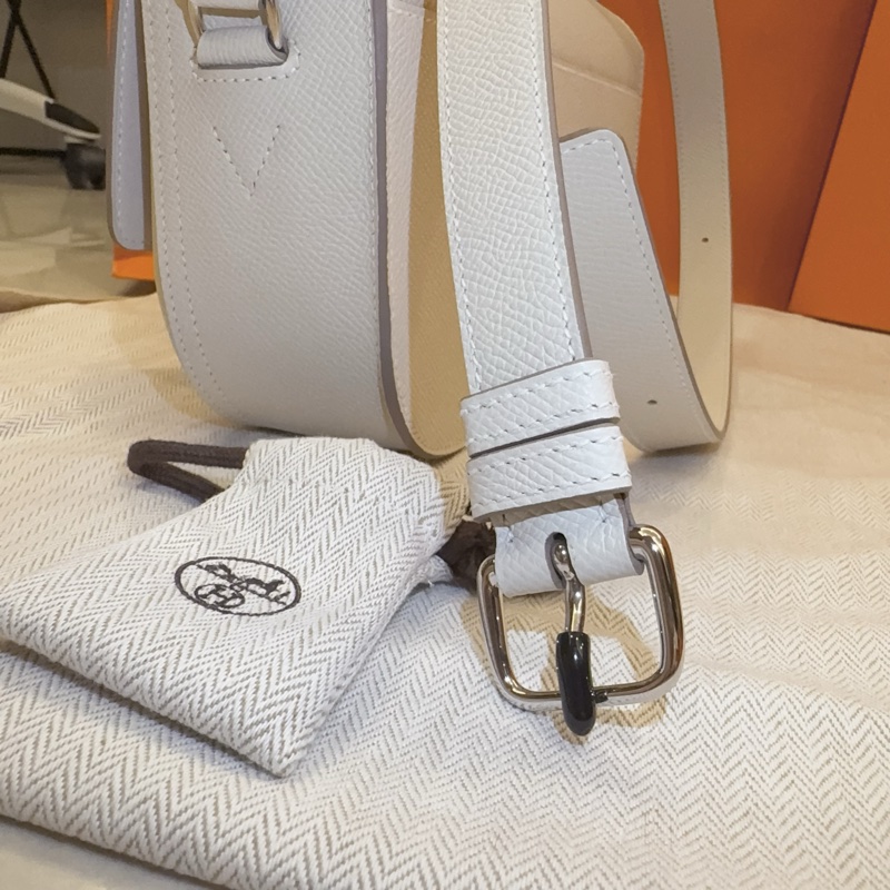 【全新】Hermès Della Elan 奶昔白 銀釦 K 全新全配-26
