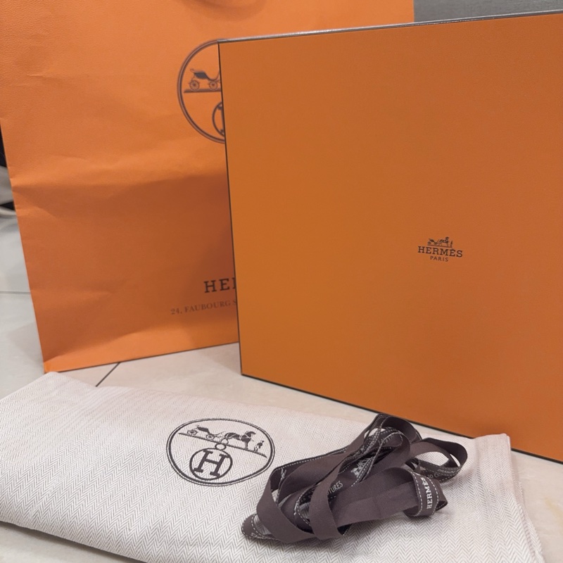 【全新】Hermès Della Elan 奶昔白 銀釦 K 全新全配-36