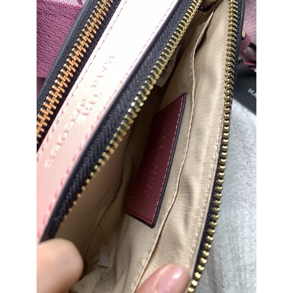 Marc Jacobs斜背相機包-11