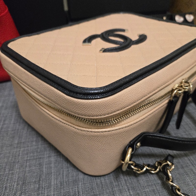 香奈兒 Chanel vanity 米黑色化妝箱 相機包 奶茶色 附鏡子-16
