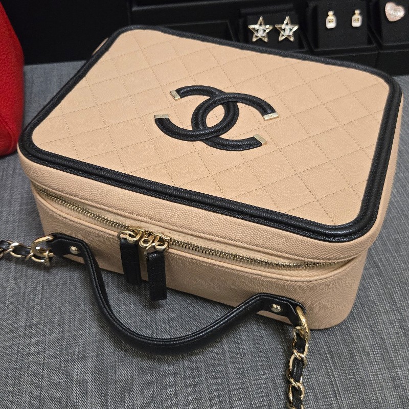 香奈兒 Chanel vanity 米黑色化妝箱 相機包 奶茶色 附鏡子-17
