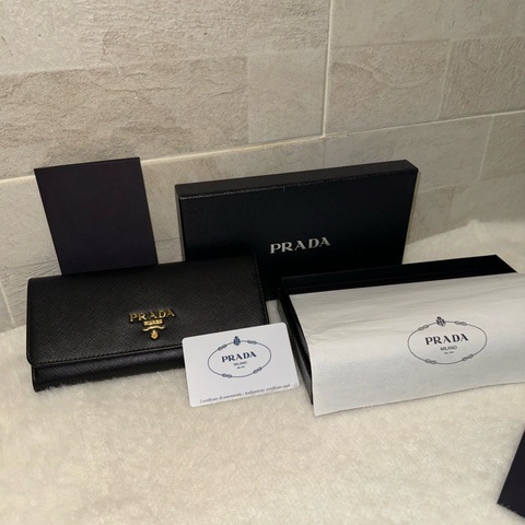 Prada牛皮長銀包連卡套Prada Wallet & Card holder🖤