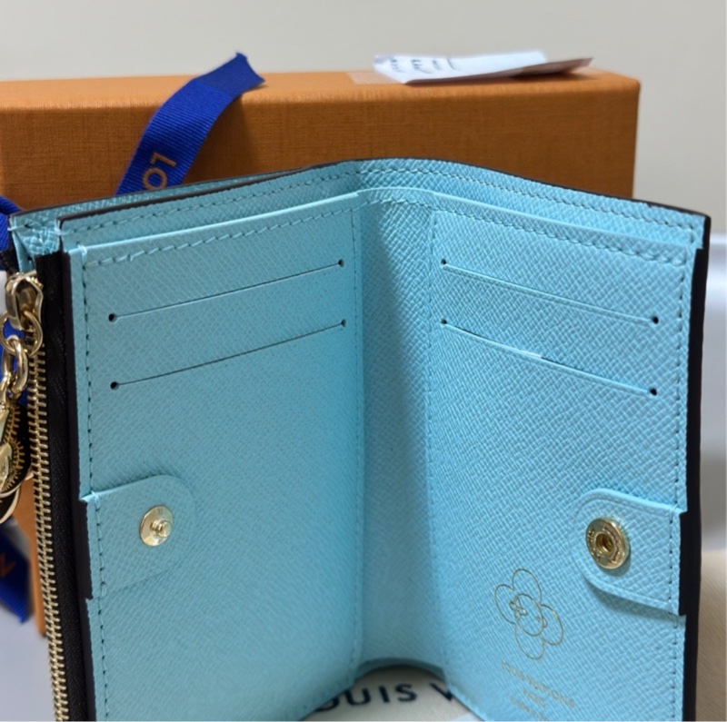 Louis Vuitton Lisa 錢包 LV 皮夾 Vivienne 系列 聖誕節限定-1