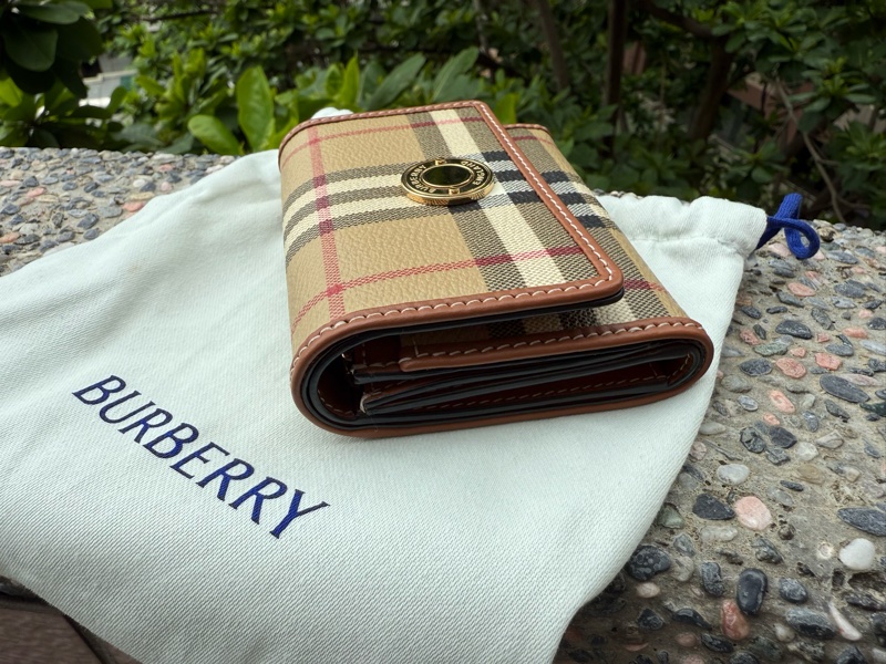 二手BURBERRY格紋PVC金屬釦折疊式三折短夾80944231-3