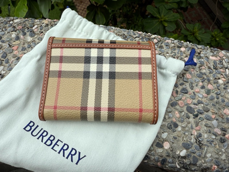 二手BURBERRY格紋PVC金屬釦折疊式三折短夾80944231-4