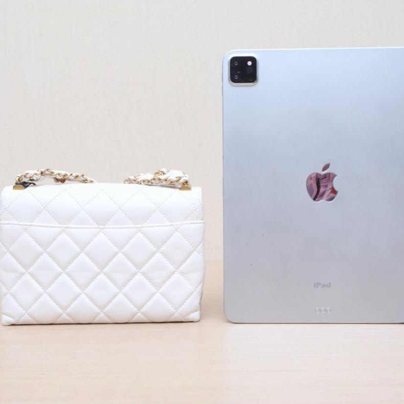 CHANEL(香奈兒) 23K 寬皮穿鏈肩帶 豆腐包 單肩斜挎包 白色 鐳射標 皮穿鏈扣-2