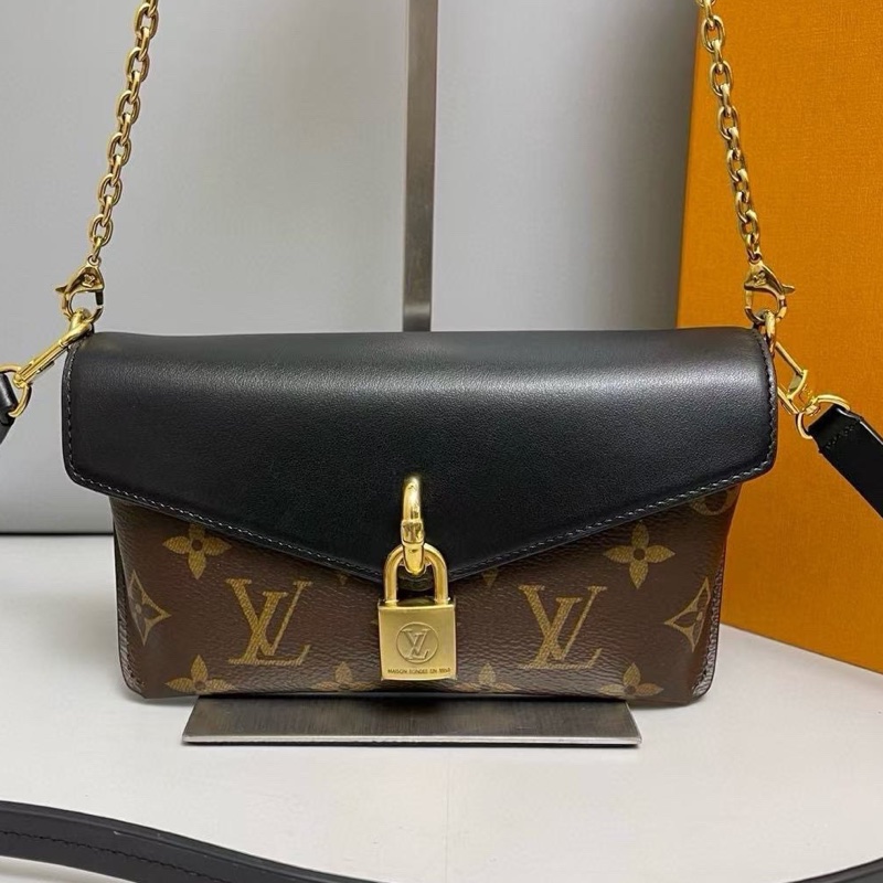 Louis Vuitton Padlock on Strap 晶片款！-0