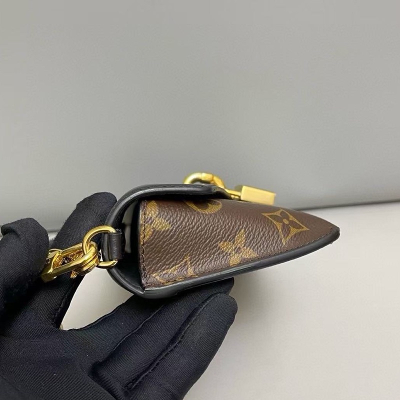 Louis Vuitton Padlock on Strap 晶片款！-3