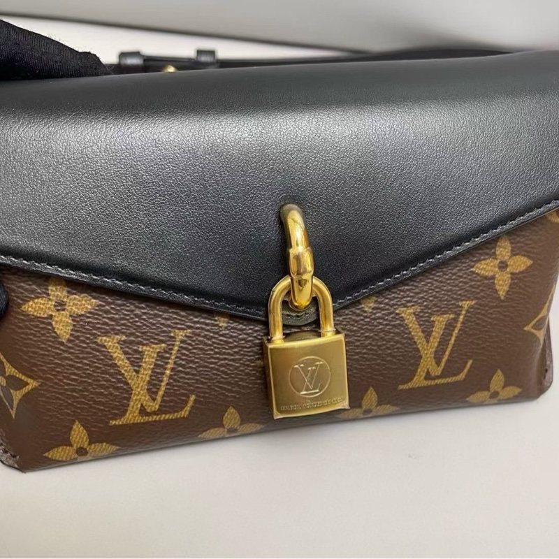 Louis Vuitton Padlock on Strap 晶片款！-6