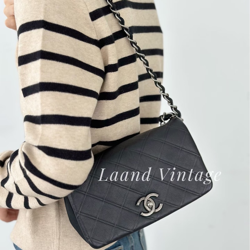 99新閒置✨ #18w入手 香奈兒黑銀Cf25全牛皮口蓋肩背包🉑斜挎-7