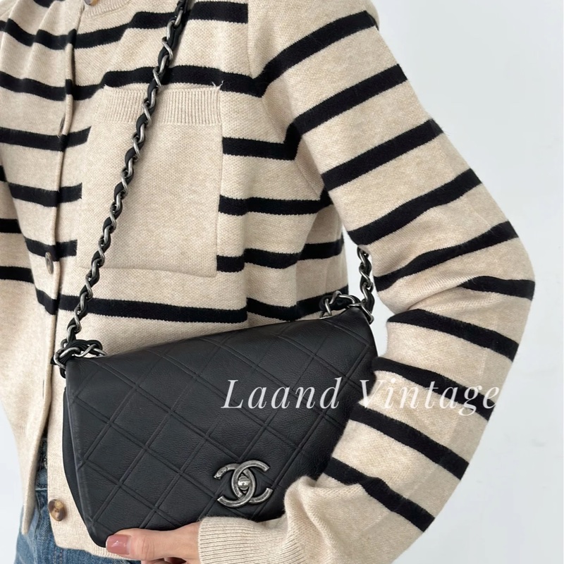 99新閒置✨ #18w入手 香奈兒黑銀Cf25全牛皮口蓋肩背包🉑斜挎-8