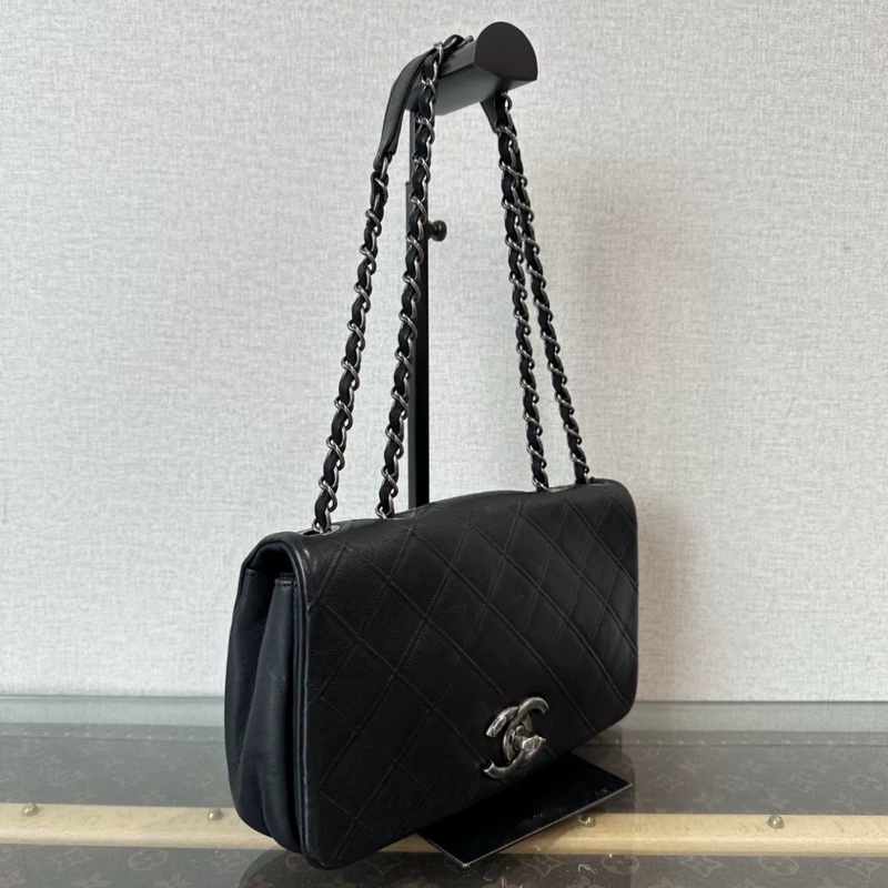 99新閒置✨ #18w入手 香奈兒黑銀Cf25全牛皮口蓋肩背包🉑斜挎-12