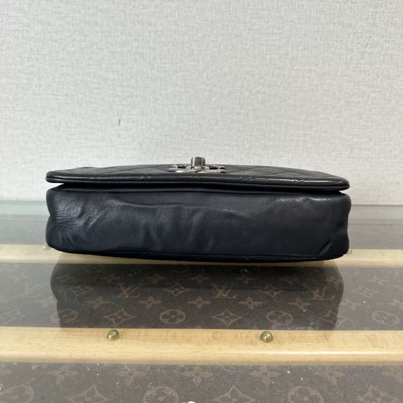 99新閒置✨ #18w入手 香奈兒黑銀Cf25全牛皮口蓋肩背包🉑斜挎-14