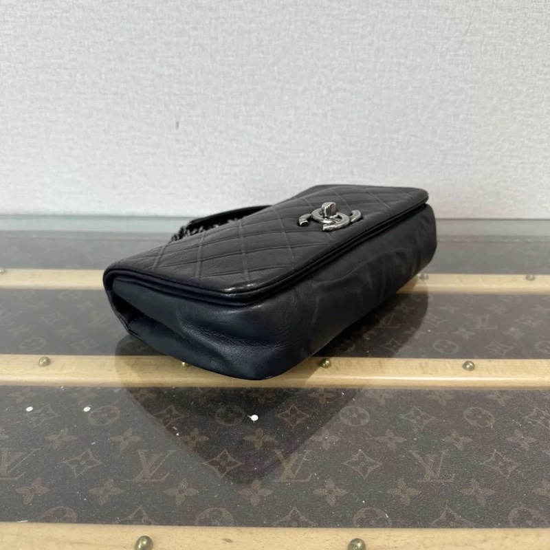 99新閒置✨ #18w入手 香奈兒黑銀Cf25全牛皮口蓋肩背包🉑斜挎-15