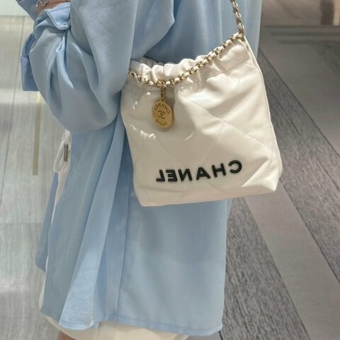 Chanel 白色黑字22bag mini 鏈條斜背包 全新配件塵袋購證
