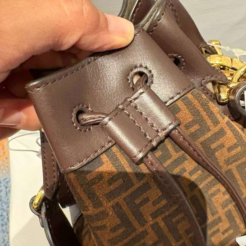 Fendi 經典小水桶包-12