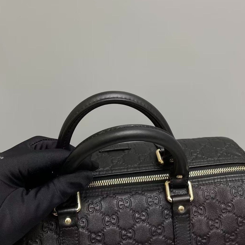 Gucci Micro黑色全皮壓紋 波士頓枕頭包-2