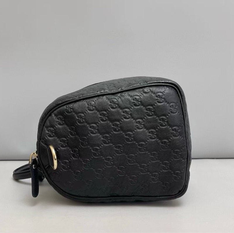 Gucci Micro黑色全皮壓紋 波士頓枕頭包-3