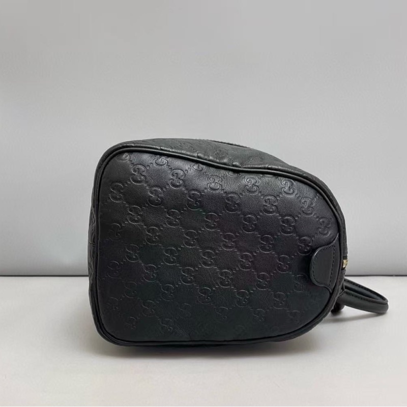 Gucci Micro黑色全皮壓紋 波士頓枕頭包-4