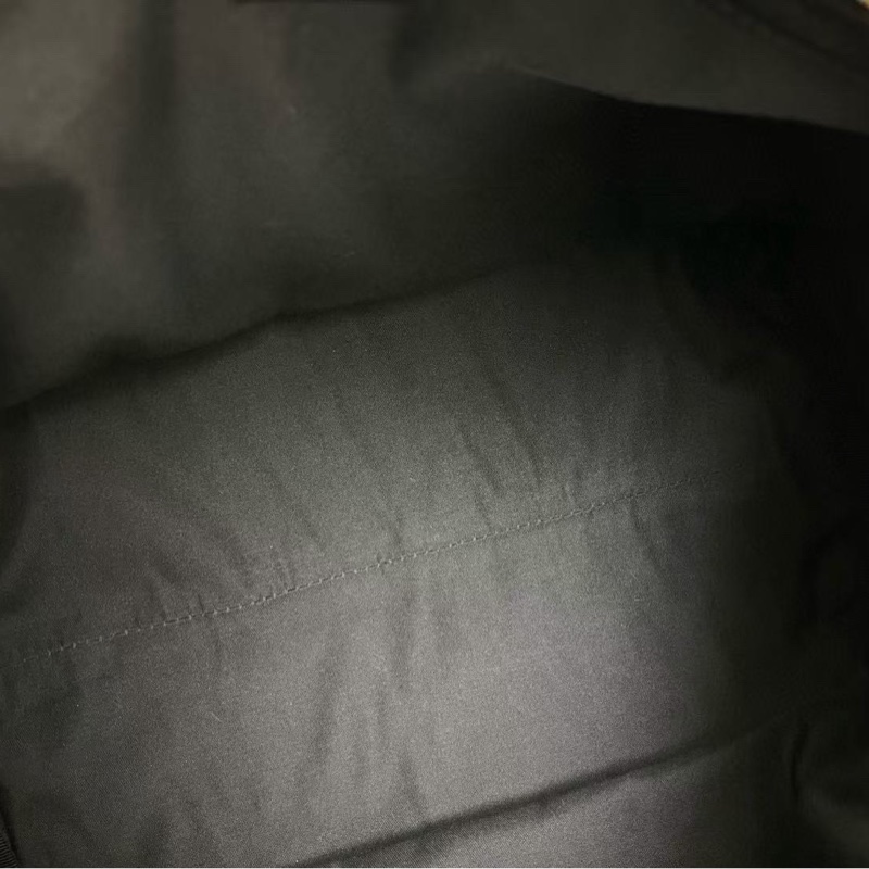 Gucci Micro黑色全皮壓紋 波士頓枕頭包-8