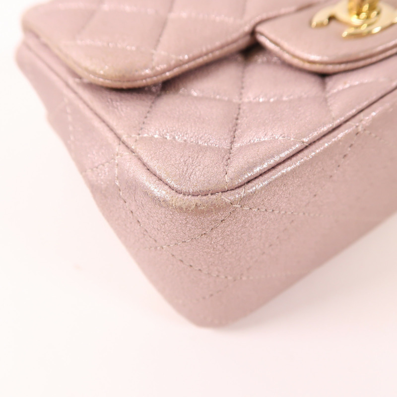 CHANEL 牛皮皮革Mini Classic 17金扣鏈帶肩背袋-11