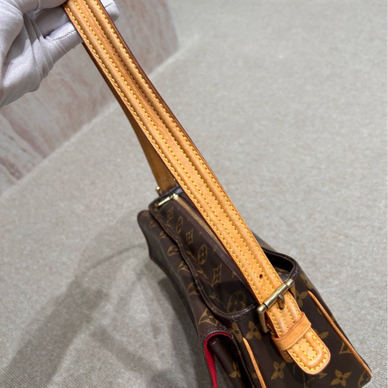 LV 老花小駱駝-4