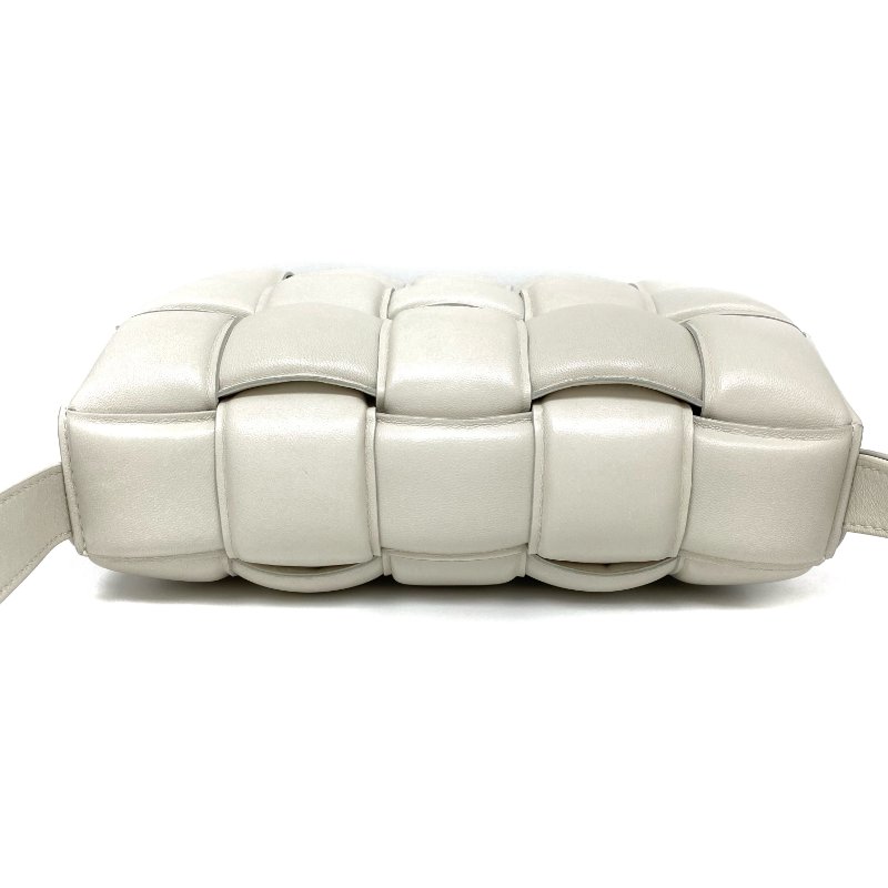 △ Bottega Veneta 寶緹嘉 Padded Casssette White Lambskin Shoulder Bag 白色小羊皮肩背袋 -257008933-6