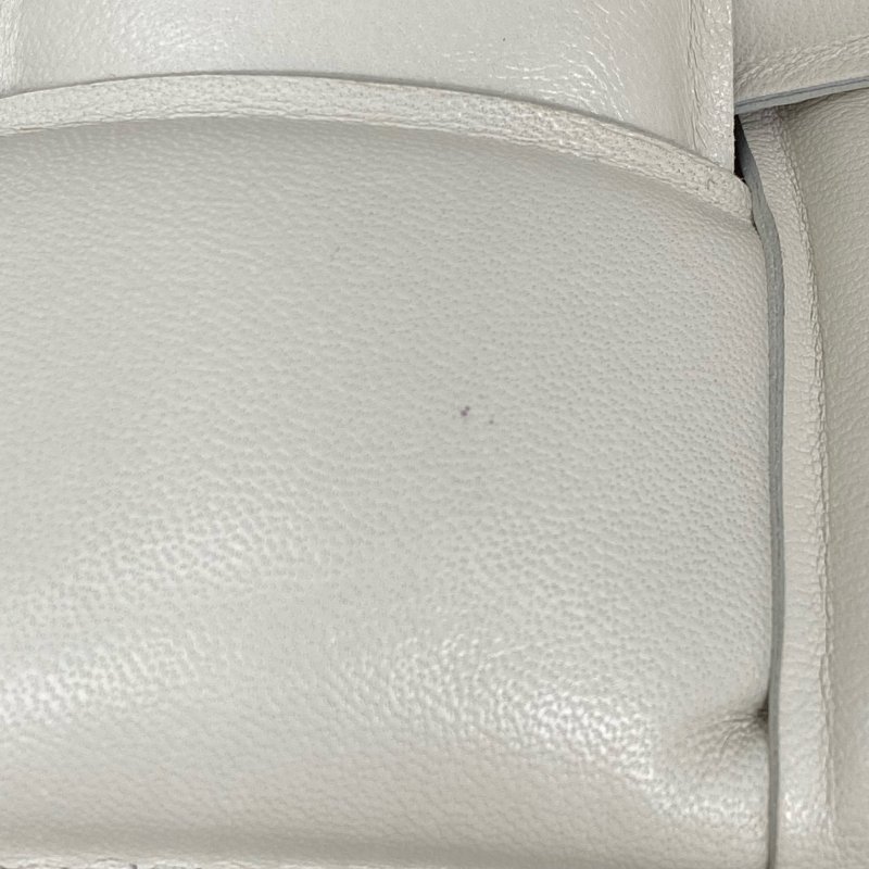 △ Bottega Veneta 寶緹嘉 Padded Casssette White Lambskin Shoulder Bag 白色小羊皮肩背袋 -257008933-13