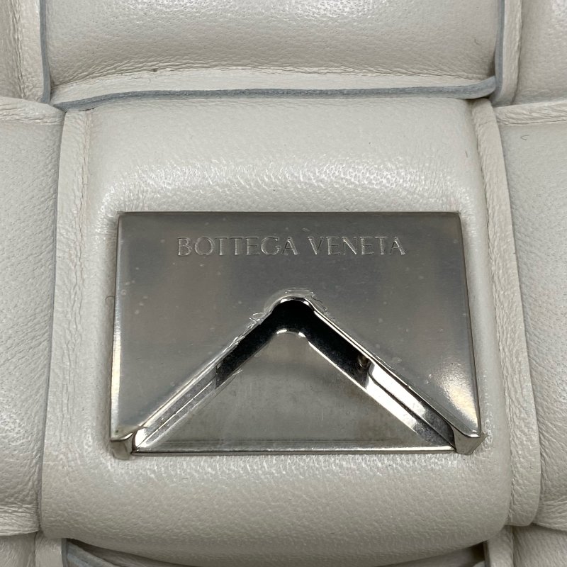 △ Bottega Veneta 寶緹嘉 Padded Casssette White Lambskin Shoulder Bag 白色小羊皮肩背袋 -257008933-14