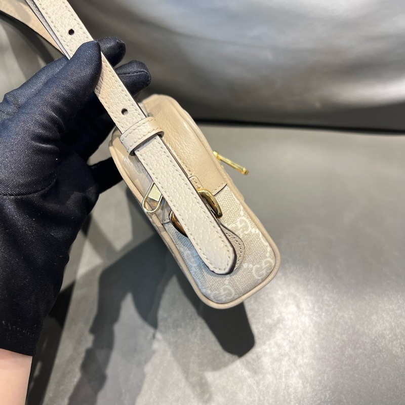 ✨全場最高CP值✨Gucci op米白色相機包-4