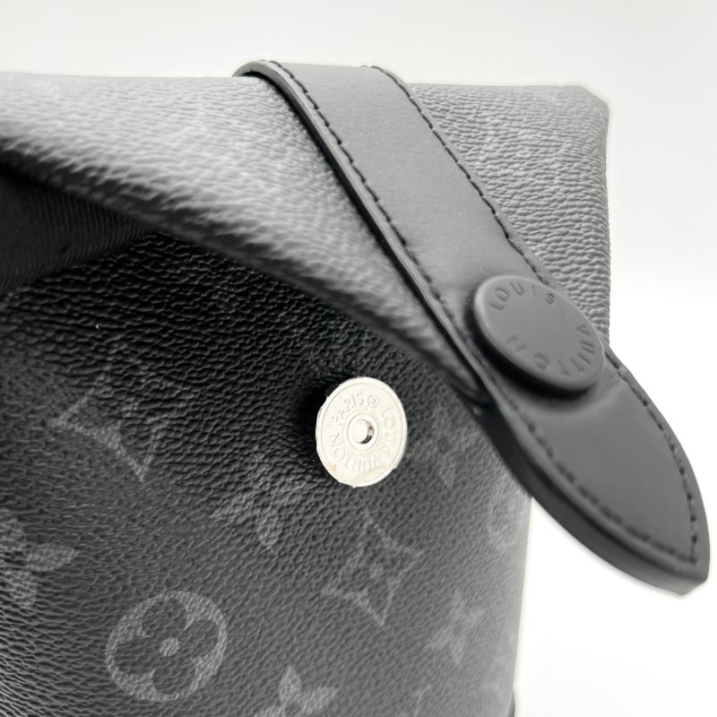 (極新♥️盒子塵袋在) Louis Vuitton Envelope Pouch 黑武士 斜背包-4