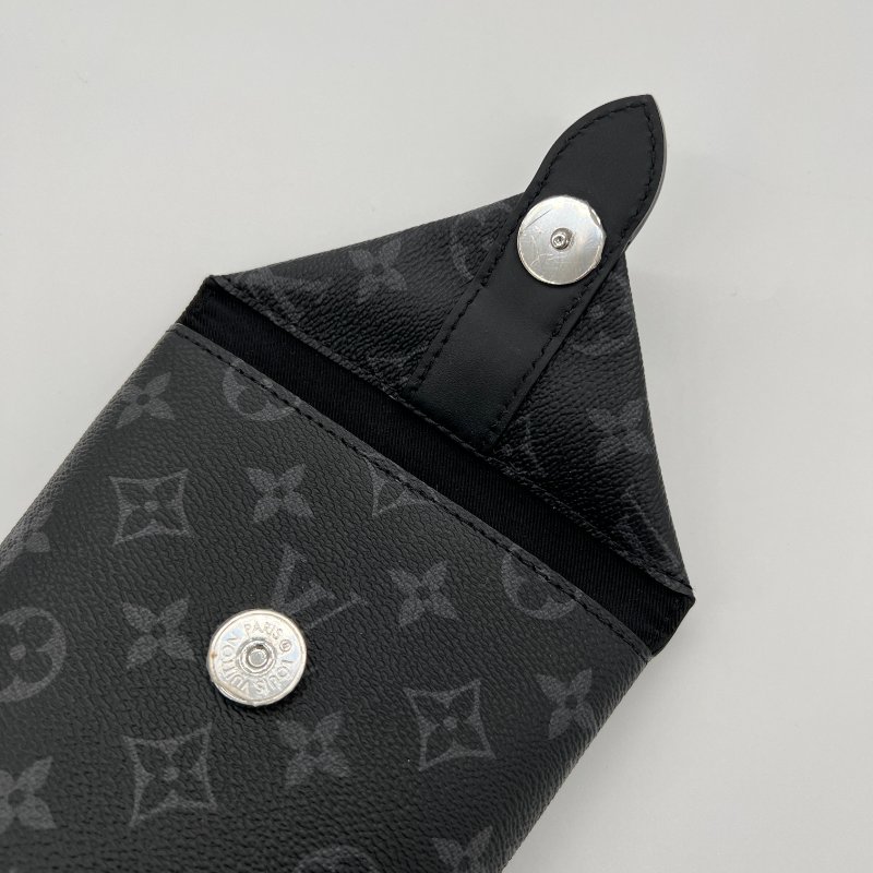 (極新♥️盒子塵袋在) Louis Vuitton Envelope Pouch 黑武士 斜背包-5