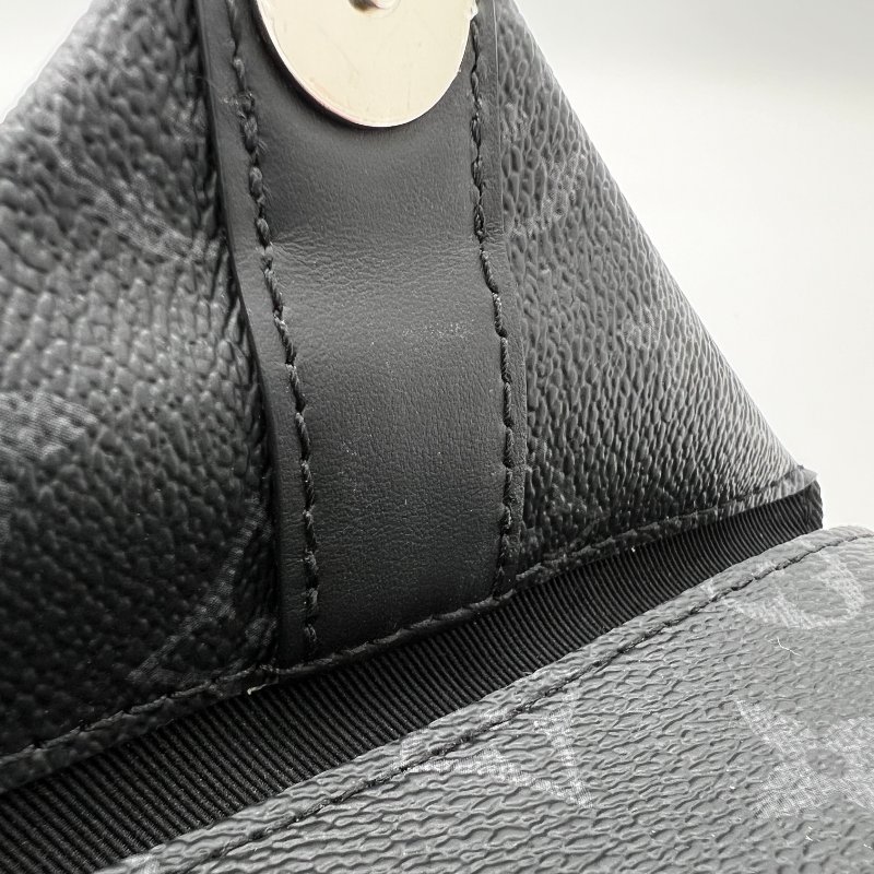 (極新♥️盒子塵袋在) Louis Vuitton Envelope Pouch 黑武士 斜背包-9